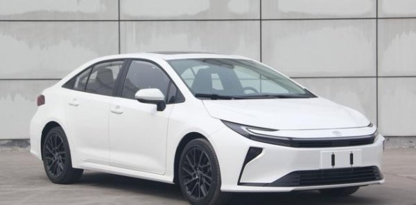 壹策略 新款卡罗拉亮相，燃油版升级到2.0L，“加量不加价”或是唯一出路