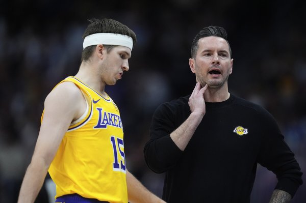 易云达配资 里夫斯: 雷迪克中场休息时告诫我们 别再打出糟糕的第三节了